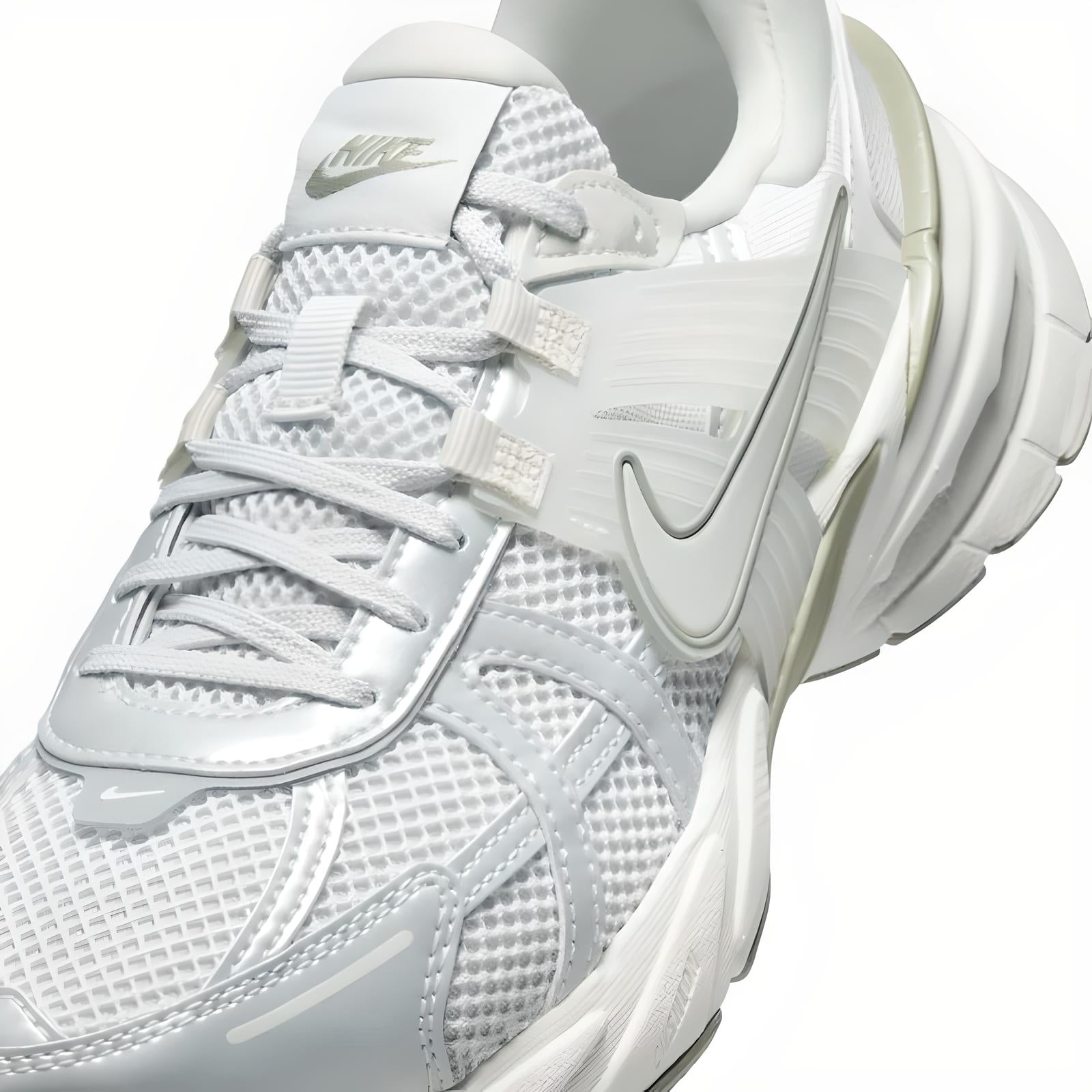 Nike V2K Run - Yuko Sports