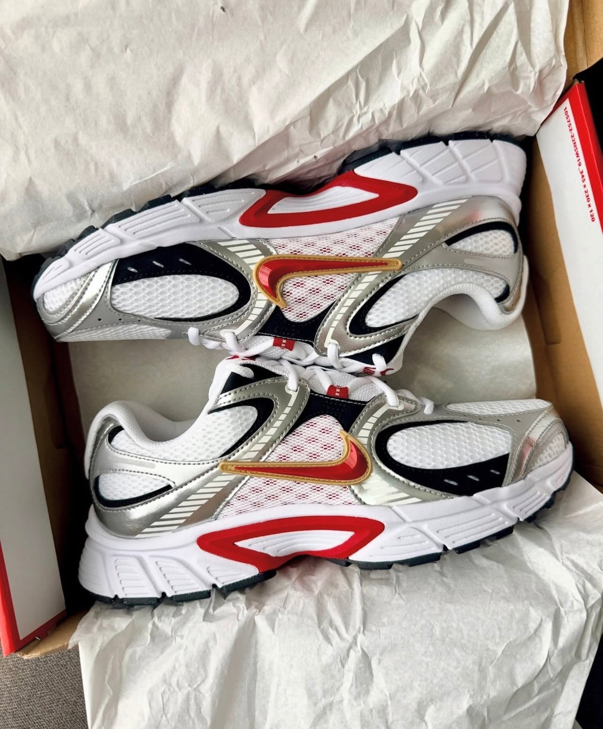 Nike V5 RNR White Picante Red
