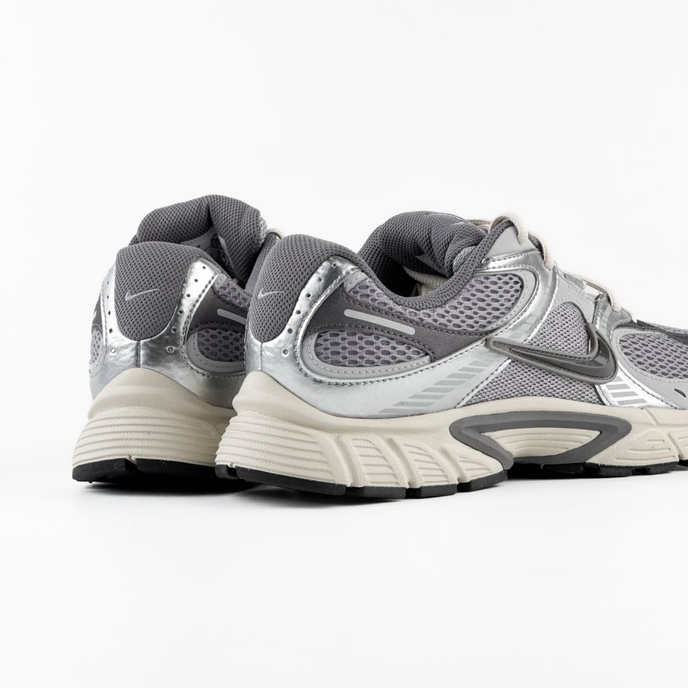 Nike V5 RNR Cement Grey
