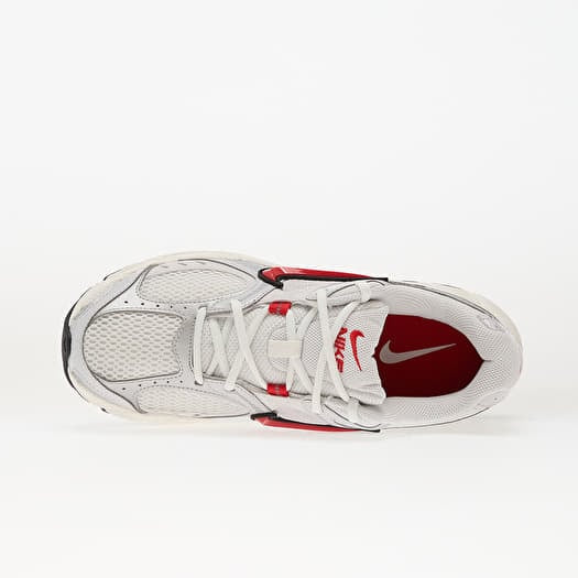NIKE V5 RNR
Summit White/ Fire Red-Platinum Tint