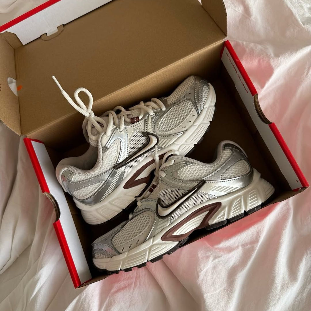 NIKE V5 RNR. Light Orewood Brown