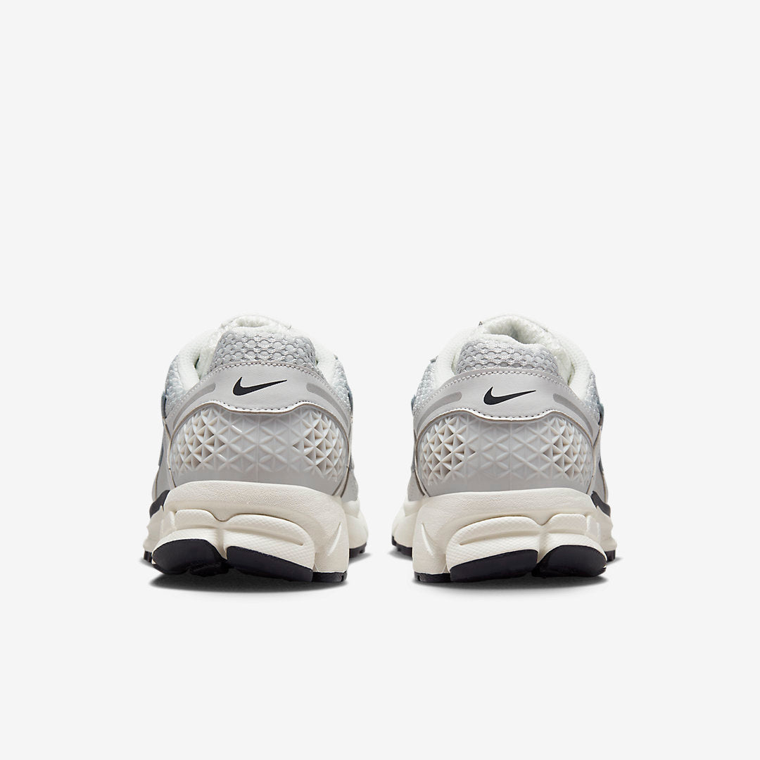 Nike Zoom Vomero 5.  WMNS “Photon Dust” Restock