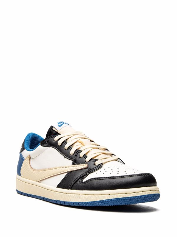 JORDAN 1 Low x travis scott- fragment