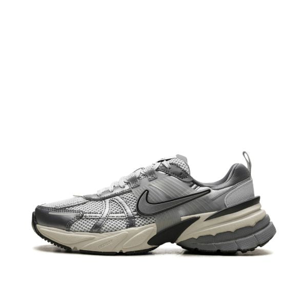 Nike  V2K Run "Platino Puro/Gris Lobo"