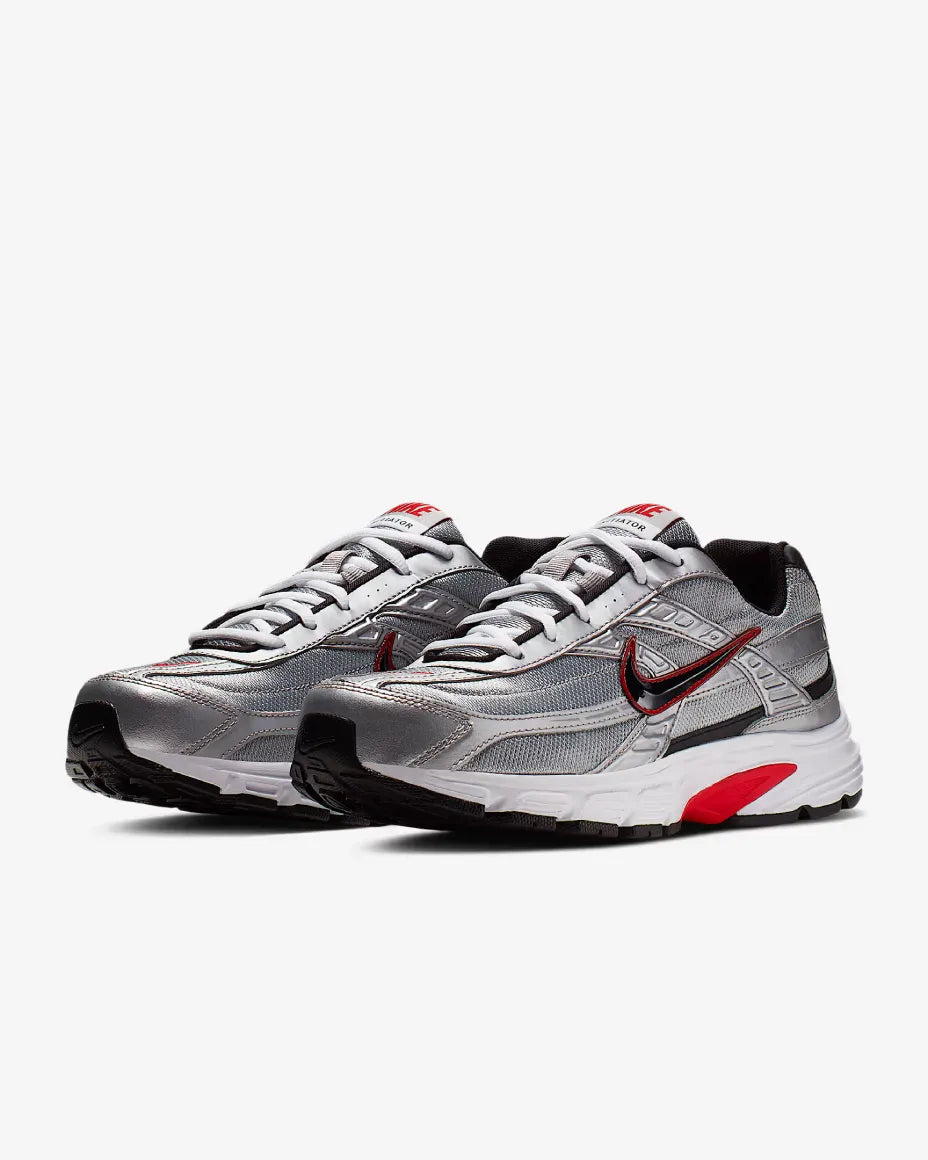 Nike initaitor. (Red)