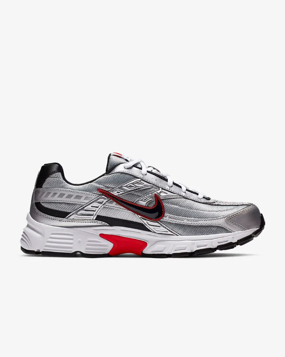 Nike initaitor. (Red)