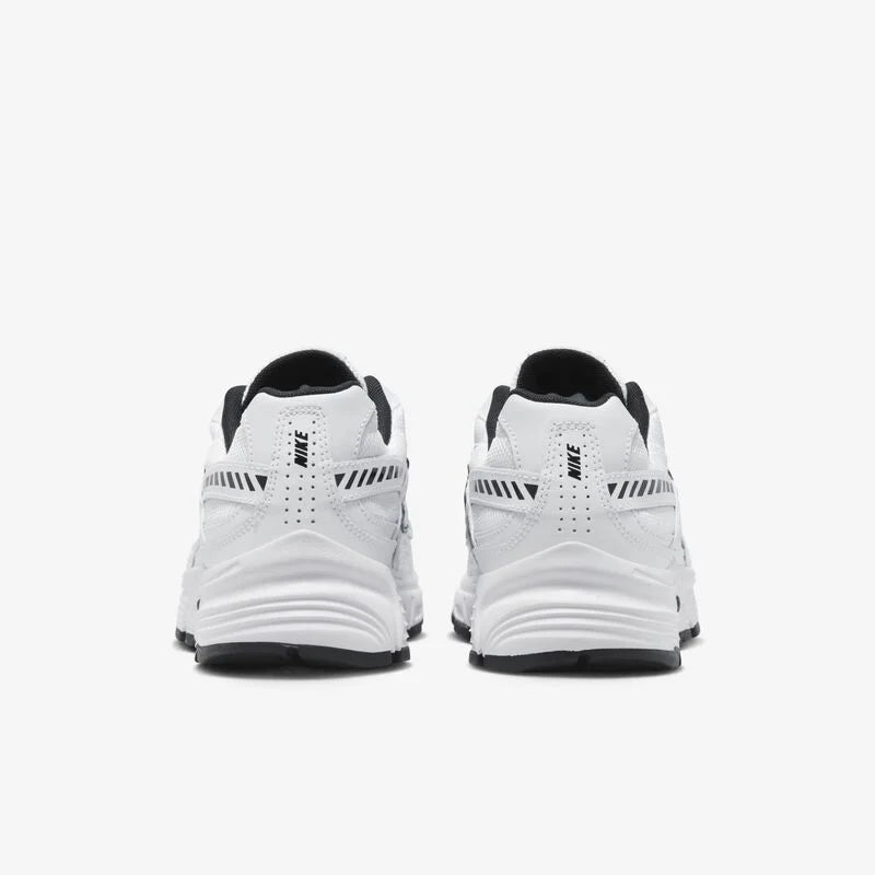 NIKE INITIATOR